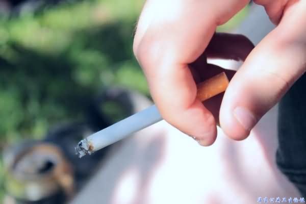烟导致肺细胞基因突变